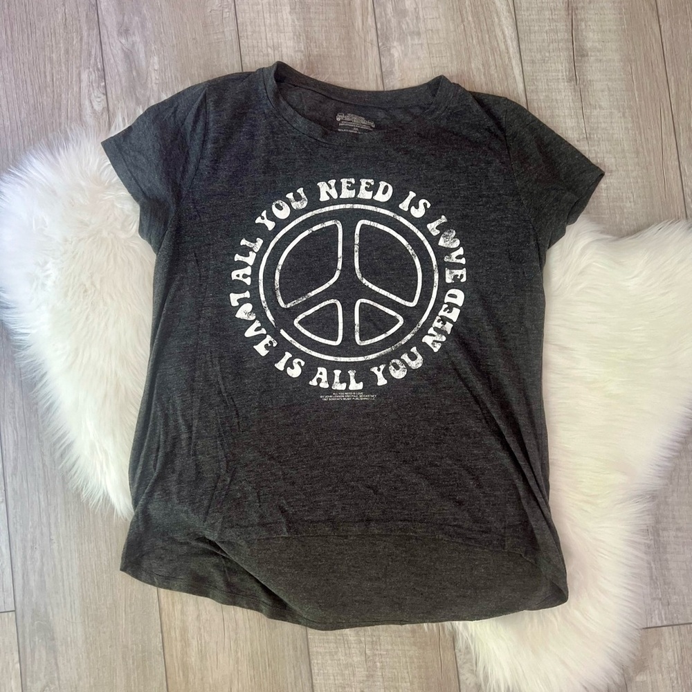 Ultra Soft, High-Low Hem Lightweight Peace Shirt (XXL)